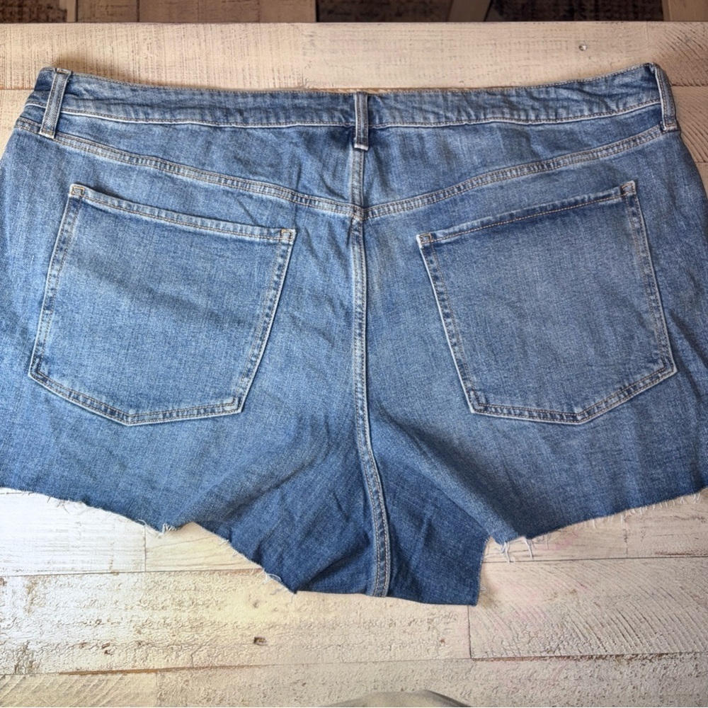Old Navy Women's Size 26 Denim Shorts O.G. Straight Blue Regular Distressed - Picture 14 of 16